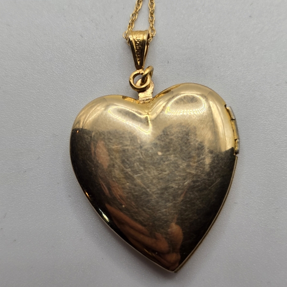 Gold Filled Heart Locket Pendant Necklace - Picture 6 of 10